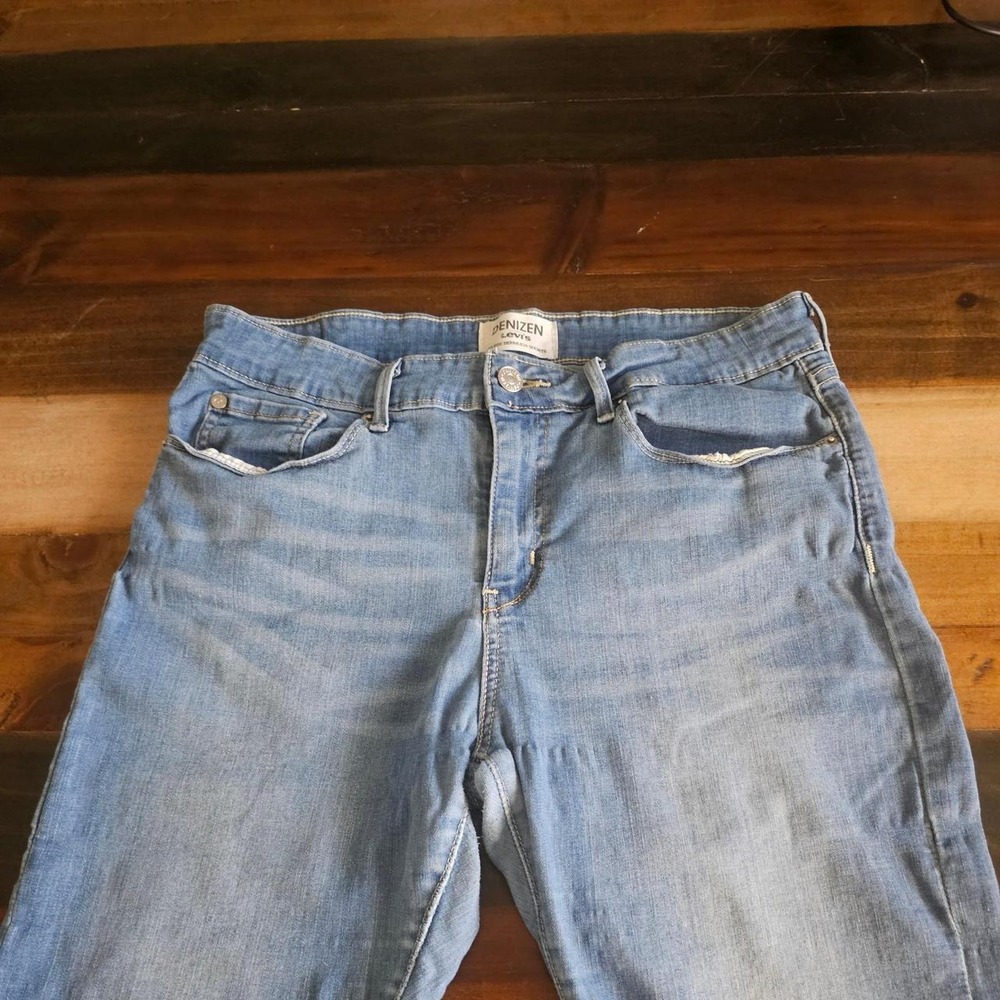 Levi's Denizen Bermuda Shorts Mid rise Light wash #denizen #bermuda 0134